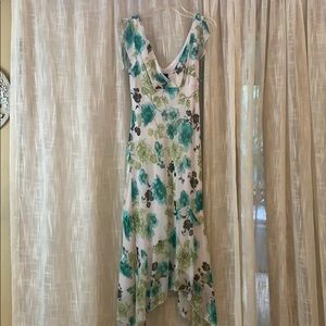 Pretty LN  floral dress  NWOT